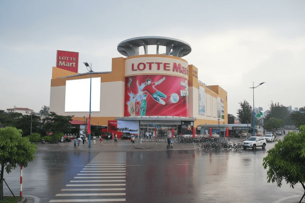 Lotte Mart brings a mini Korea to Danang